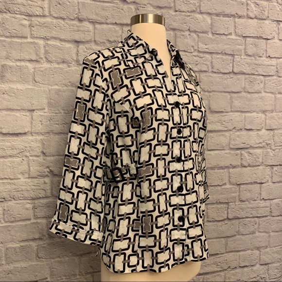 Carole Little Linen Blouse w/Buckle Embellishment - Picture 4 of 14